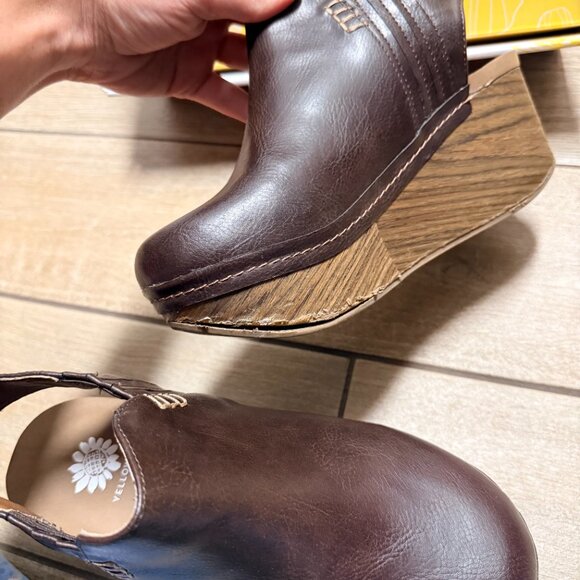 Yellow Box Clogs - Picture 3 of 5